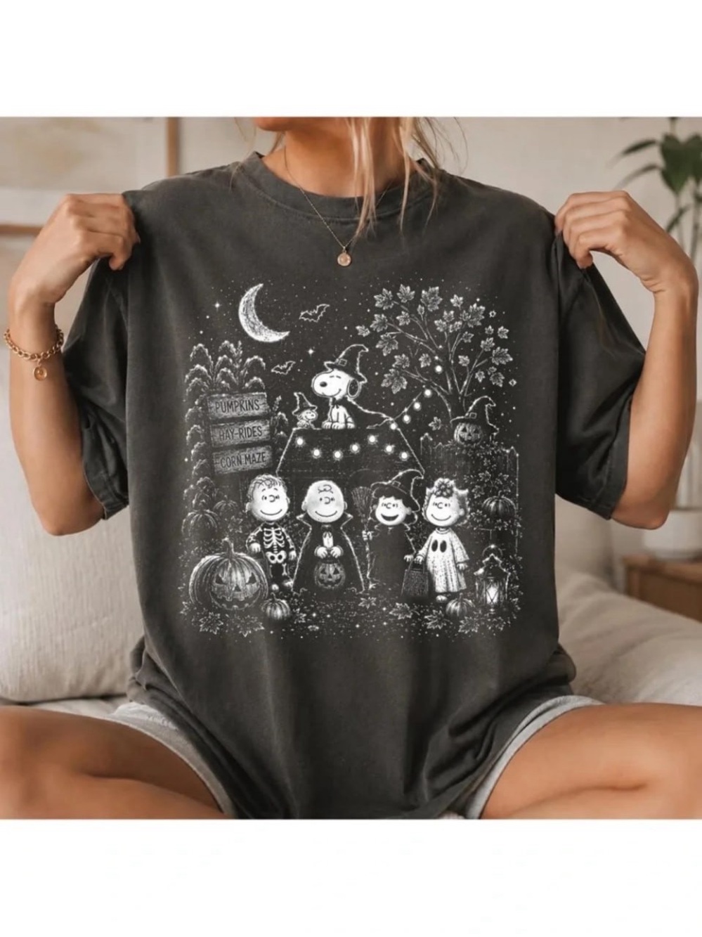 Charcoal Peanuts Halloween Graphic Tee